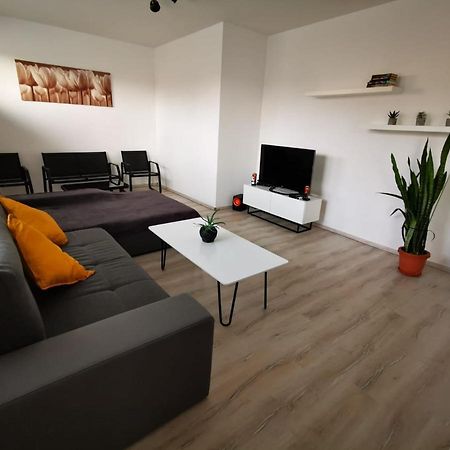 Relax And Sun Apartment Dunajská Streda Exterior foto
